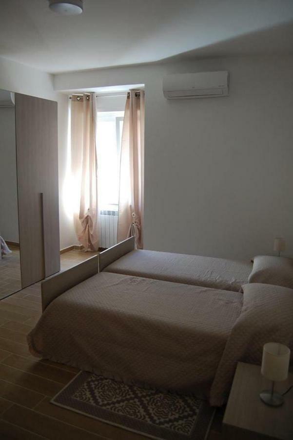 La Casa Di Nina Apartment Минтурно Екстериор снимка